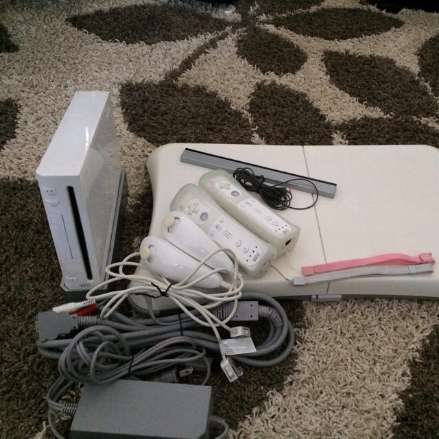 送料込 wii＆wii fit♪♪本体
