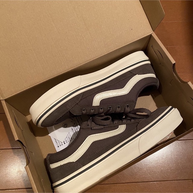 VANS(ヴァンズ)のVANS ヴァンズ FALKEN ファルケン V3830SC WARMGRAY レディースの靴/シューズ(スニーカー)の商品写真