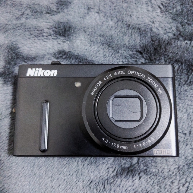 Nikon(ニコン)のひできん様専用Nikon コンパクトデジタルカメラ COOLPIX  P300 スマホ/家電/カメラのカメラ(コンパクトデジタルカメラ)の商品写真