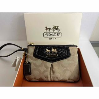 COACH(コーチ) リストレット オプアート