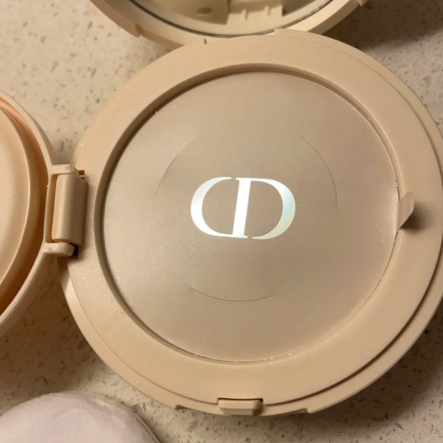 Dior(ディオール)の【新品未使用】ディオールスキン フォーエヴァー クッション パウダー ラベンダー コスメ/美容のベースメイク/化粧品(フェイスパウダー)の商品写真