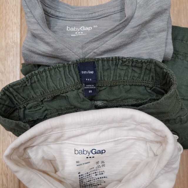 babyGAP(ベビーギャップ)のキッズ　Tシャツ　シャツ　半袖　ポロシャツ　半ズボン　80　ベビー　ギャップ キッズ/ベビー/マタニティのベビー服(~85cm)(シャツ/カットソー)の商品写真
