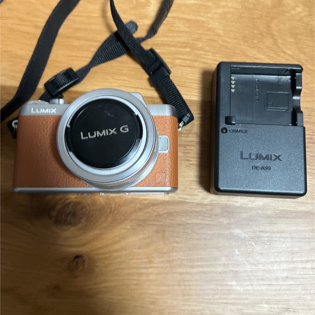 カメラPanasonic LUMIX G DMC-GF7W ブラウン