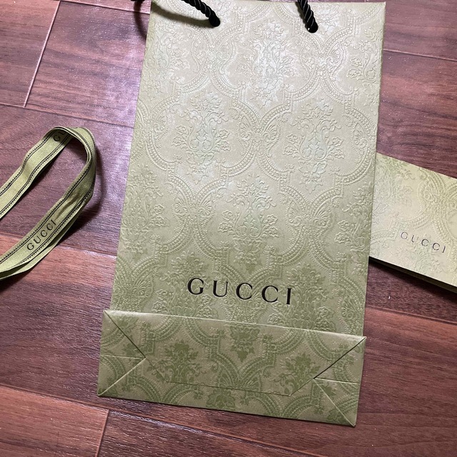 Gucci(グッチ)のGUCCI ショッパー　紙袋　リボン　 レディースのバッグ(ショップ袋)の商品写真
