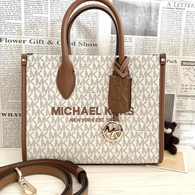 Michael Kors(マイケルコース)の新品 MICHAEL KORS マイケルコース ショルダーバッグ ホワイト レディースのバッグ(ショルダーバッグ)の商品写真