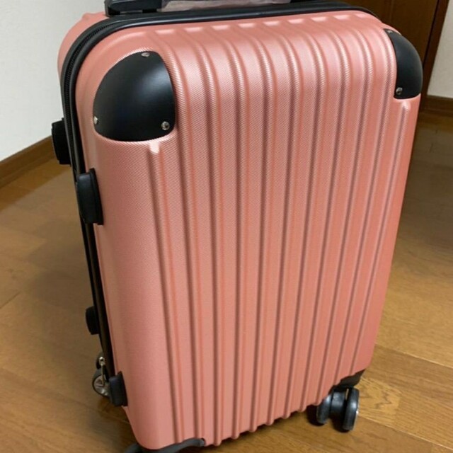 スーツケース　小型　機内持ち込み　ローズゴールド　s かわいい　ピンク系 レディースのバッグ(スーツケース/キャリーバッグ)の商品写真