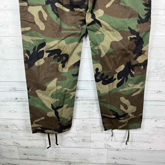 MILITARY(ミリタリー)のアメリカ軍 実使用 古着 ウッドランド カモフラ BDUカーゴパンツ メンズのパンツ(ワークパンツ/カーゴパンツ)の商品写真