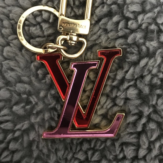 ルイヴィトン LOUIS VUITTON キーホルダー ゴールド レッド ピンク