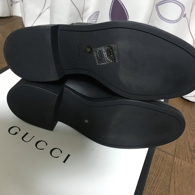 Gucci(グッチ)の最終価格‼️グッチ　ショートブーツ　ロゴ入り レディースの靴/シューズ(ブーツ)の商品写真