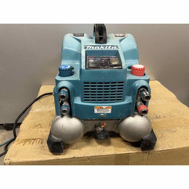 高級感 良品 高耐久 マキタ エアコンプレッサー AC461S低騒音 大容量