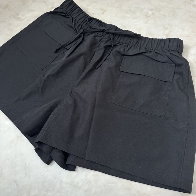 【新品未使用】レディース　ポケット　ショートパンツ　タンクトップ　ブラック レディースのパンツ(ショートパンツ)の商品写真