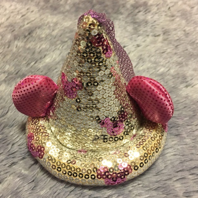 Disney(ディズニー)の✧̣̇💜 𝔻𝕚𝕤𝕟𝕖𝕪  ヘアアクセ 帽子 💜✧̣̇ レディースのヘアアクセサリー(バレッタ/ヘアクリップ)の商品写真