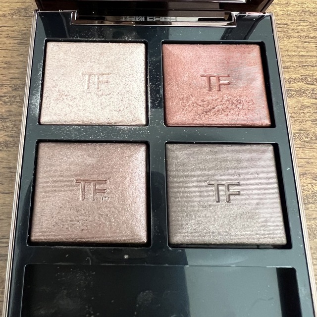 TOM FORD BEAUTY(トムフォードビューティ)のトムフォードビューティー　アイカラークォード　ボディヒート コスメ/美容のベースメイク/化粧品(アイシャドウ)の商品写真