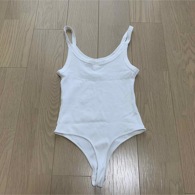 H&M(エイチアンドエム)のH&M rib knit no sleeve tops レディースのトップス(カットソー(半袖/袖なし))の商品写真