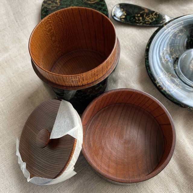 トレンド 津軽塗 茶筒 茶匙 jsu.osubb.ro