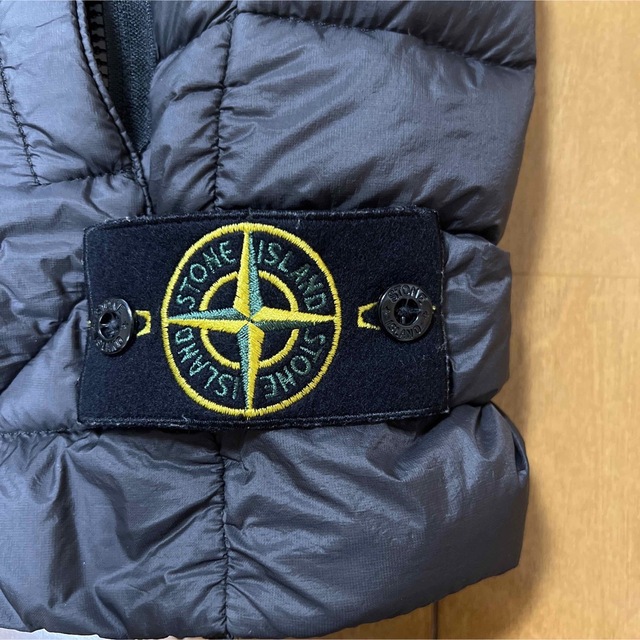 STONE ISLAND(ストーンアイランド)のストーンアイランド　ダウンベスト メンズのジャケット/アウター(ダウンベスト)の商品写真