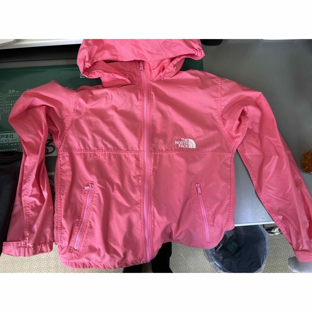 THE NORTH FACE(ザノースフェイス)のノースフェイス ピンク 150センチ キッズ/ベビー/マタニティのキッズ服女の子用(90cm~)(ジャケット/上着)の商品写真