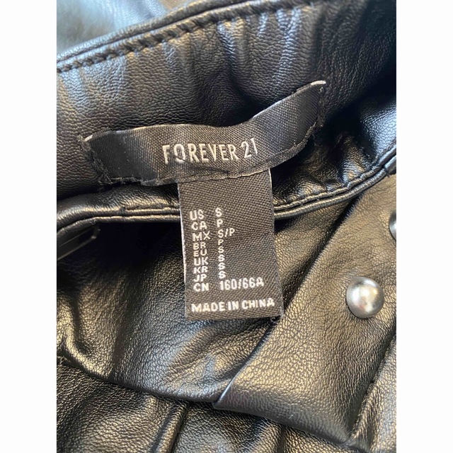 FOREVER 21(フォーエバートゥエンティーワン)のFOREVER21  皮   ミニスカート レディースのスカート(ミニスカート)の商品写真