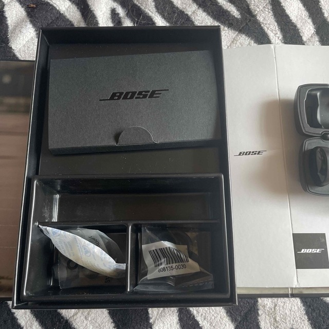 BOSE SPORT FREE HEAD PHONES 1