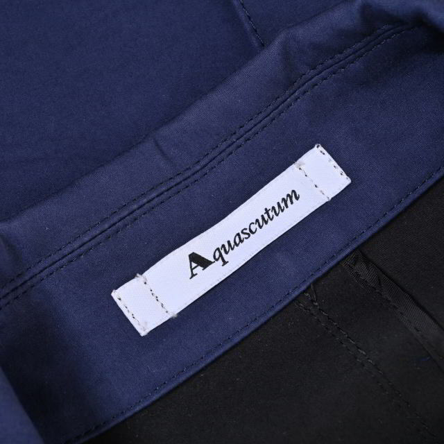 AQUA SCUTUM(アクアスキュータム)のAquascutum コットン ショート トレンチ コート レディースのジャケット/アウター(トレンチコート)の商品写真