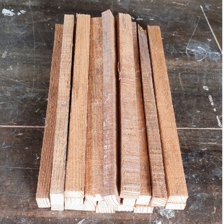 焚き付け用の薪　細い角材27~28cm(ストーブ/コンロ)
