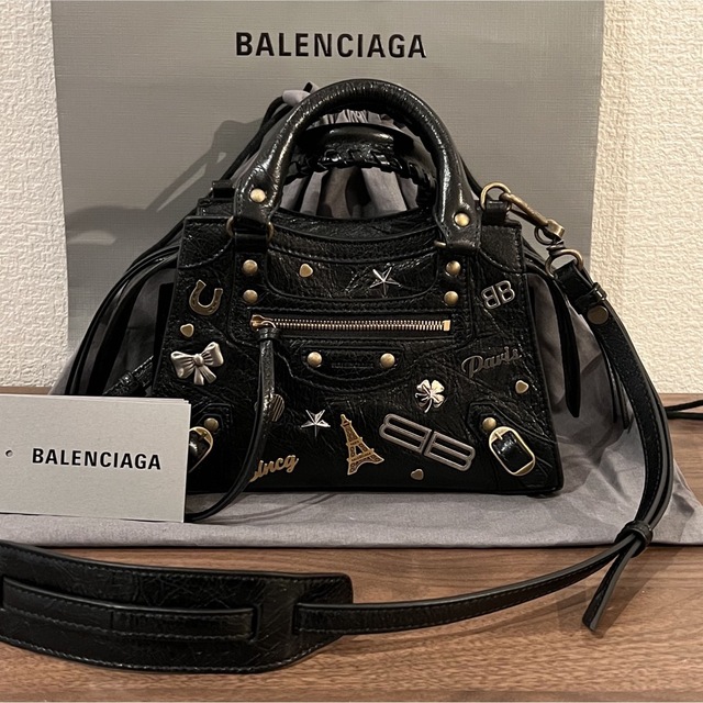 BALENCAGAショルダーバッグネオクラシックミニ