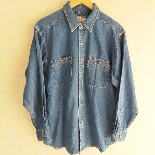 Levi's(リーバイス)のLEVI'S リーバイス 90s デニムシャツ Mサイズ 日本製　ヴィンテージ メンズのトップス(シャツ)の商品写真