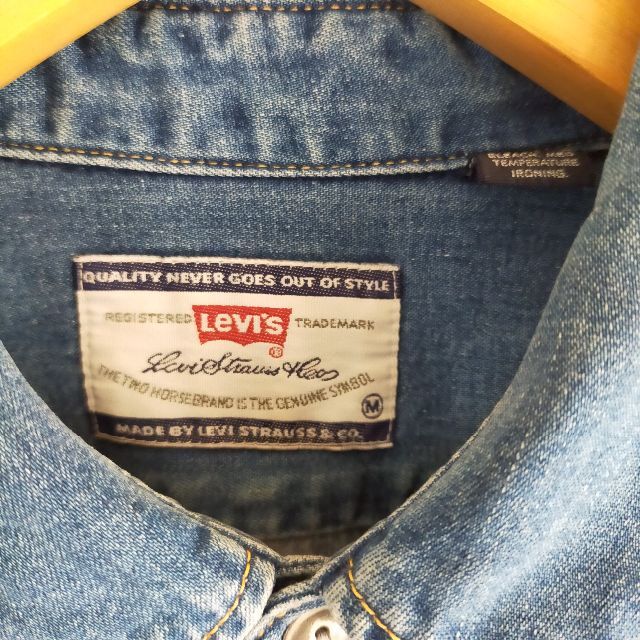 Levi's(リーバイス)のLEVI'S リーバイス 90s デニムシャツ Mサイズ 日本製　ヴィンテージ メンズのトップス(シャツ)の商品写真