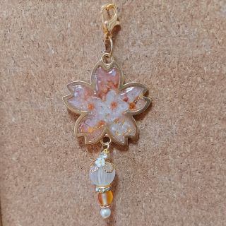 ハンドメイド 桜🌸キーホルダー レジン(バッグチャーム)