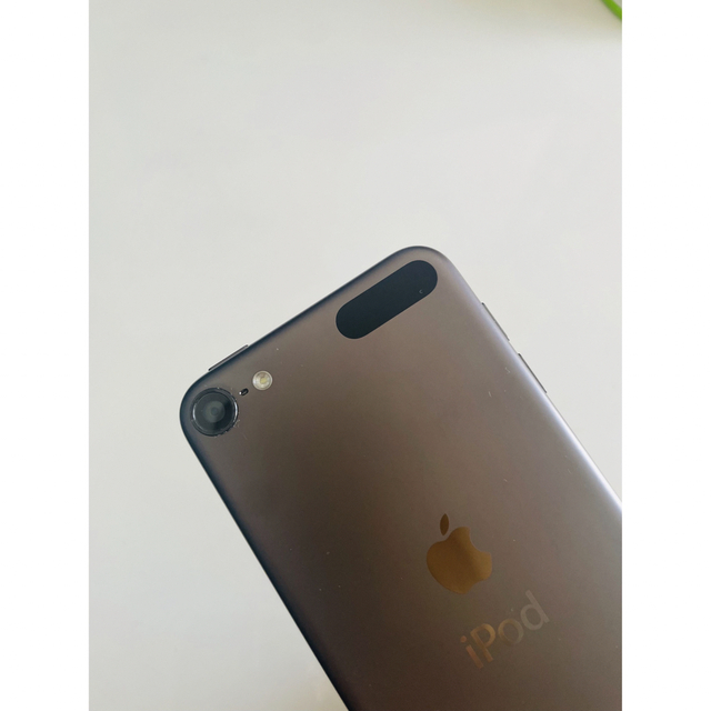 iPod touch(アイポッドタッチ)のiPod touch 第6世代　MKH62J/A スマホ/家電/カメラのオーディオ機器(ポータブルプレーヤー)の商品写真