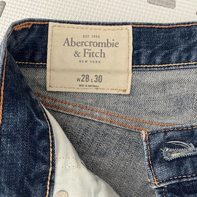 Abercrombie & Fitch ダメージ加工スキニージーンズ