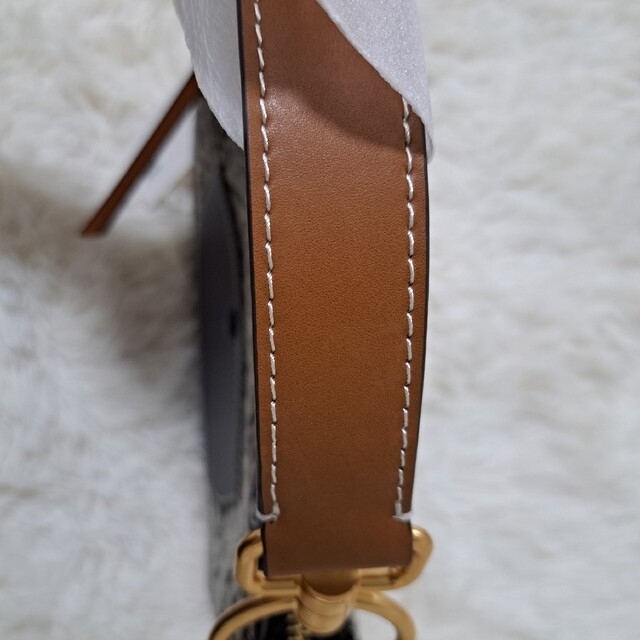 Tory Burch(トリーバーチ)の新品 TORY BURCH MONOGRAM MINI CRESCENT BAG レディースのバッグ(ショルダーバッグ)の商品写真