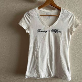 トミーヒルフィガー(TOMMY HILFIGER)の【古着】トミーヒルフィガー　Vネックシャツ(Tシャツ(半袖/袖なし))