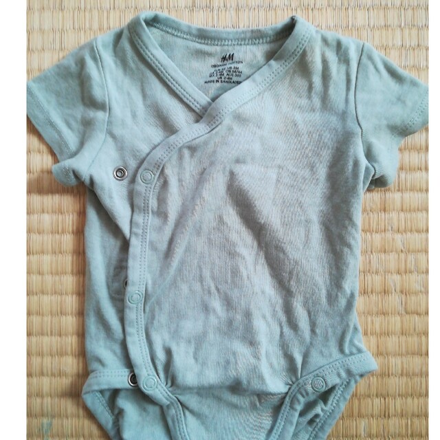 H&M(エイチアンドエム)の新生児　肌着　H&M キッズ/ベビー/マタニティのベビー服(~85cm)(肌着/下着)の商品写真