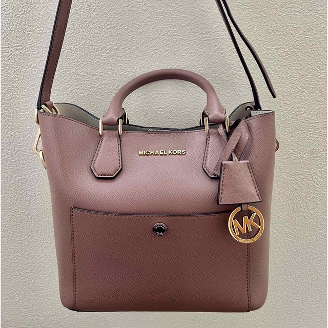 Michael Kors(マイケルコース)のマイケルコース MICHAEL KORS  素敵なピンクローズショルダーバック レディースのバッグ(ショルダーバッグ)の商品写真