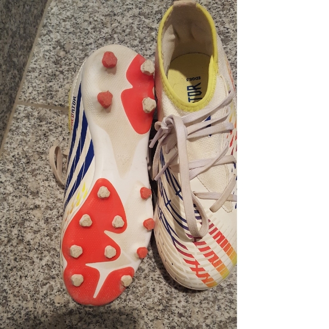 美品!サッカースパイク 21,5㎝アディダス プレデターエッジ.3LTF ターフ