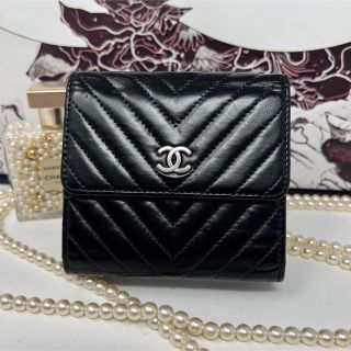 CHANEL シェブロン Vステッチ ラムスキン Wホック 三つ折り財布