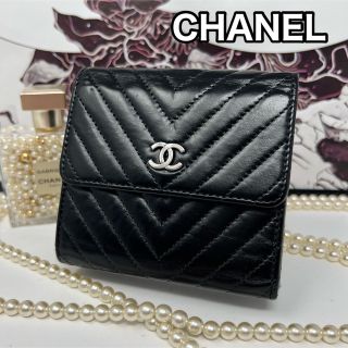 シャネル(CHANEL)のCHANEL シェブロン Vステッチ ラムスキン Wホック 三つ折り財布(財布)