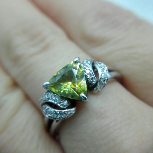 希少石☆高品質　1.35ct スフェーンダイヤリング　K18WG ソーティングアクセサリー