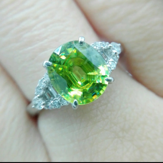 正規品質保証】 希少石☆高品質 2.22ct 鑑別書付き スフェーンダイヤ