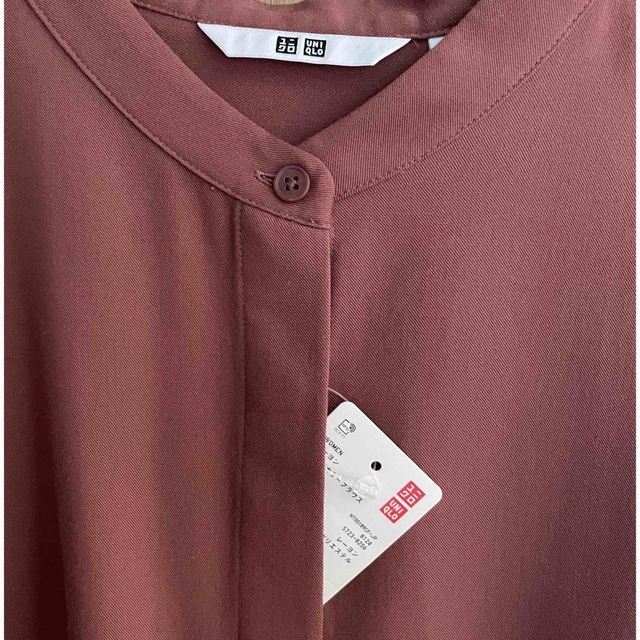 UNIQLO(ユニクロ)の【新品未使用】レーヨン バンドカラーブラウス レディースのトップス(シャツ/ブラウス(長袖/七分))の商品写真