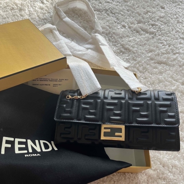 FENDI - FENDI フェンディ　チェーンウォレット　バゲット　新品未使用　財布