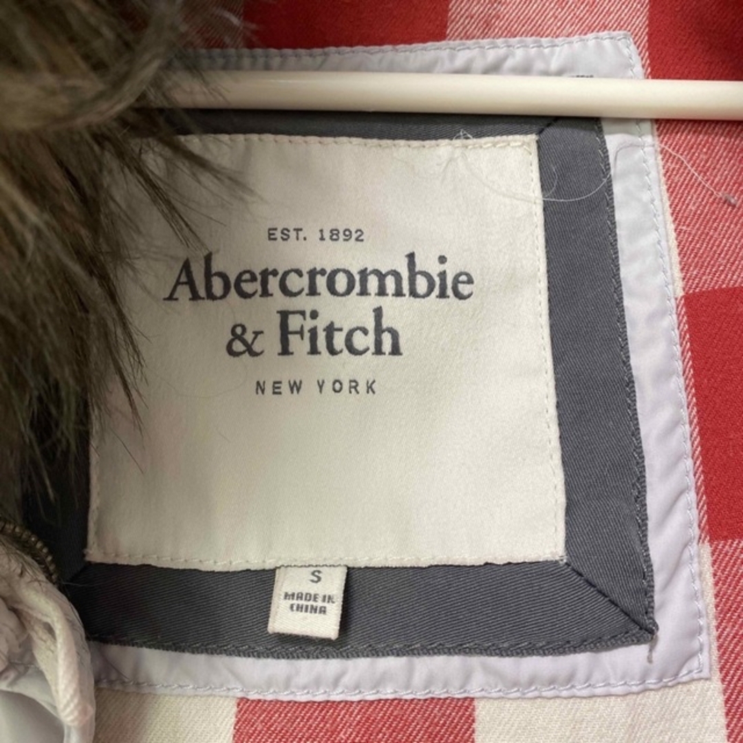 Abercrombie&Fitch(アバクロンビーアンドフィッチ)のAbercrombie & Fitch ダウンジャケット サイズS レディースのジャケット/アウター(ダウンジャケット)の商品写真