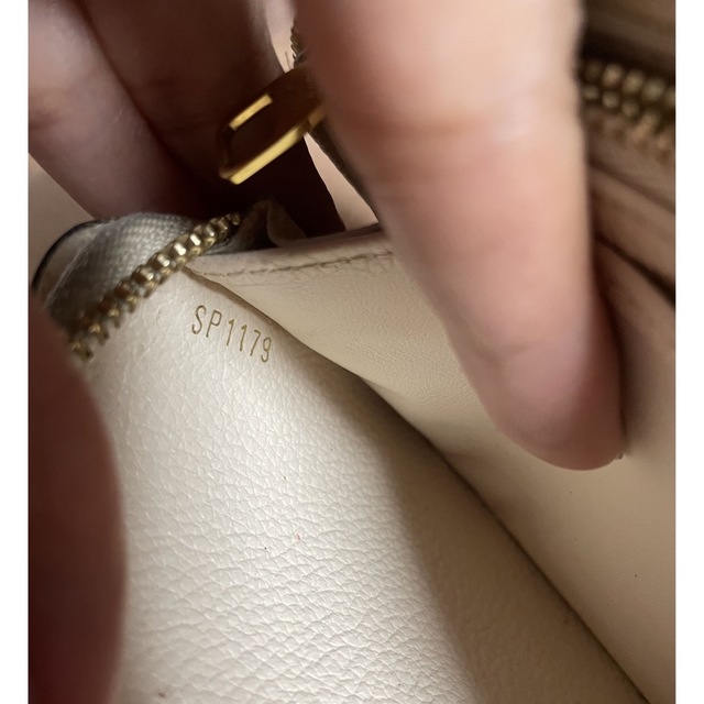 LOUIS VUITTON アンプラント×パイソン柄 ジッピーウォレット