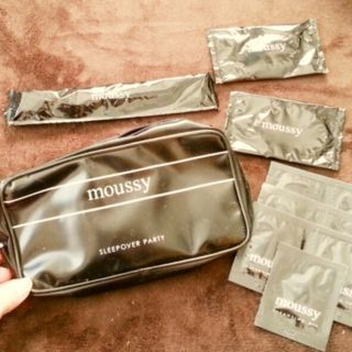 マウジー(moussy)のmoussy 新品非売品ポーチセット(ポーチ)