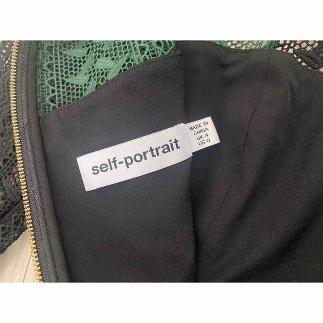 SELF PORTRAIT(セルフポートレイト)の【143様専用】SELF PORTRAIT ミニワンピース 黒 レースワンピ レディースのワンピース(ミニワンピース)の商品写真