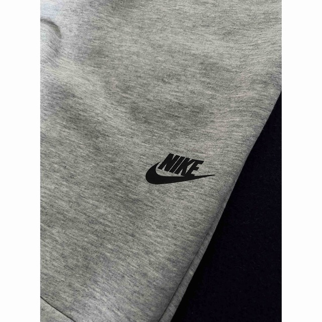 NIKE(ナイキ)のNIKE テックフリースパンツ Sサイズ グレー メンズのパンツ(その他)の商品写真