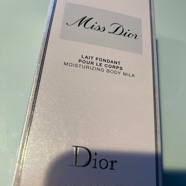 Christian Dior(クリスチャンディオール)のミスディオール　ボディミルク コスメ/美容のボディケア(ボディローション/ミルク)の商品写真