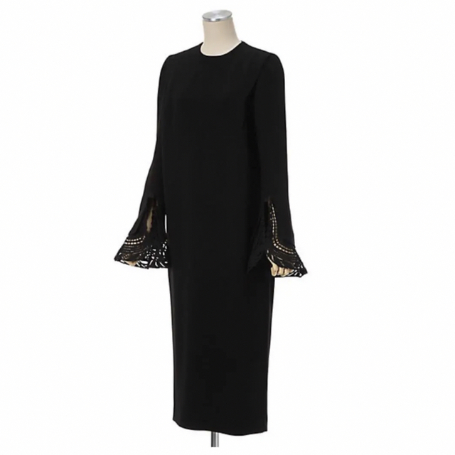 mame - Embroidered Cuff Crew Neck Dressの通販 by yuki's shop mame - Embroidered Cuff Crew Neck Dressの通販 by yuki's shop