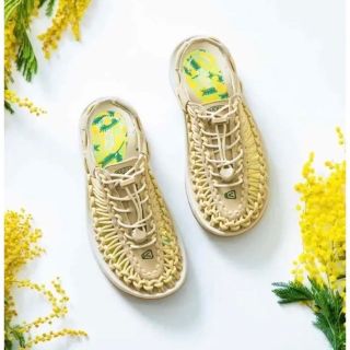 キーン(KEEN)の週末限定価格 KEEN UNEEK mimosa キーン　ユニーク サンダル(サンダル)